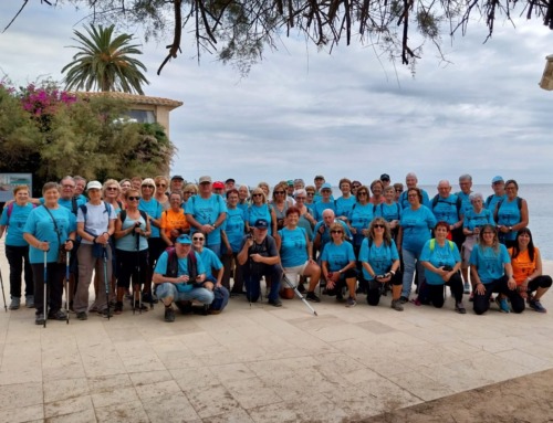 Una cinquantena de persones inauguren la temporada de caminades amb una ruta pel camí de ronda de la Costa Brava